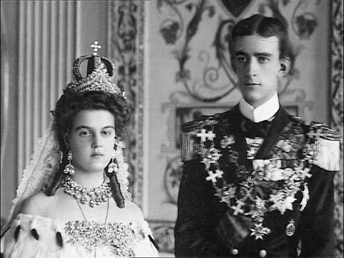 a1sx2_Original1_William_of_Sweden_and_Maria_Pavlovnas_wedding_1909_crop.jpg
